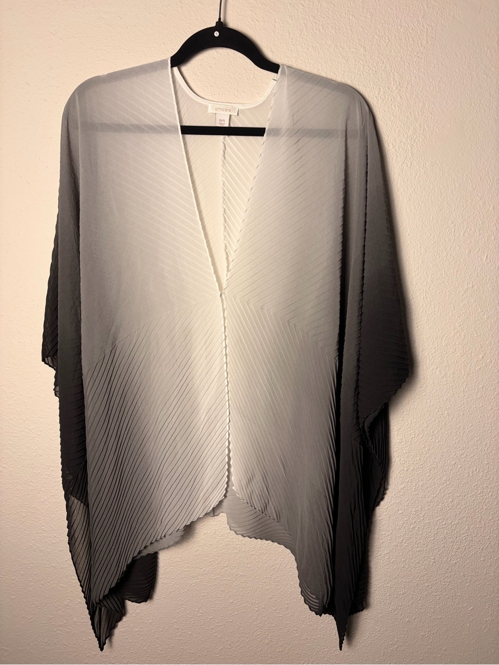 Chico's White-to-Gray Ombre Pleated Open-Front Kimono Shrug